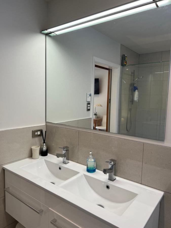 The Perfect Getaway For Two In A Large Suite Whanganui Luaran gambar